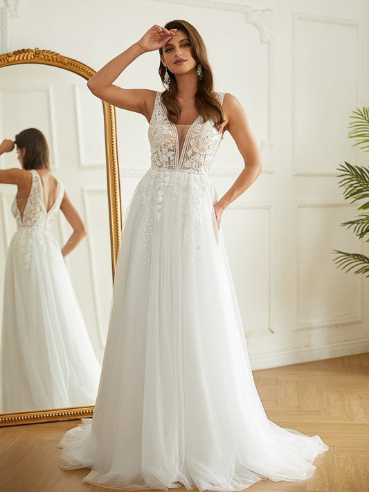 Tulle Applique V-neck Wedding Gown