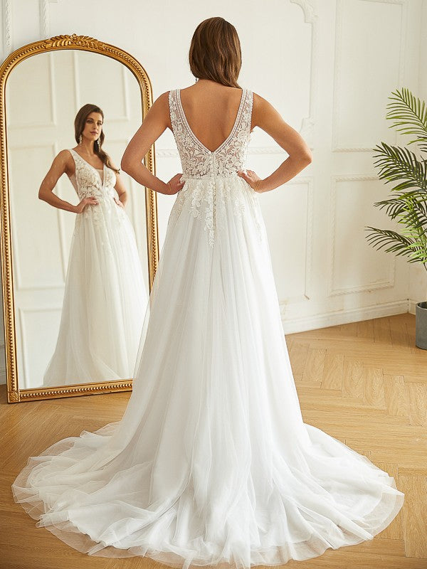 Tulle Applique V-neck Wedding Gown